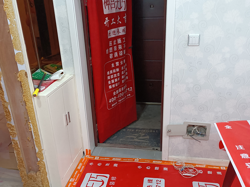 老房子局部改造該從哪兒下手？客廳、地面、地板……(圖1)