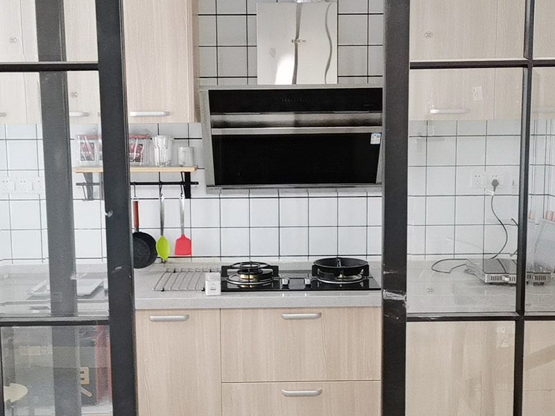廚房門窗安裝，什么材質的推拉門比較好？塑鋼推拉門好用嗎？(圖1)