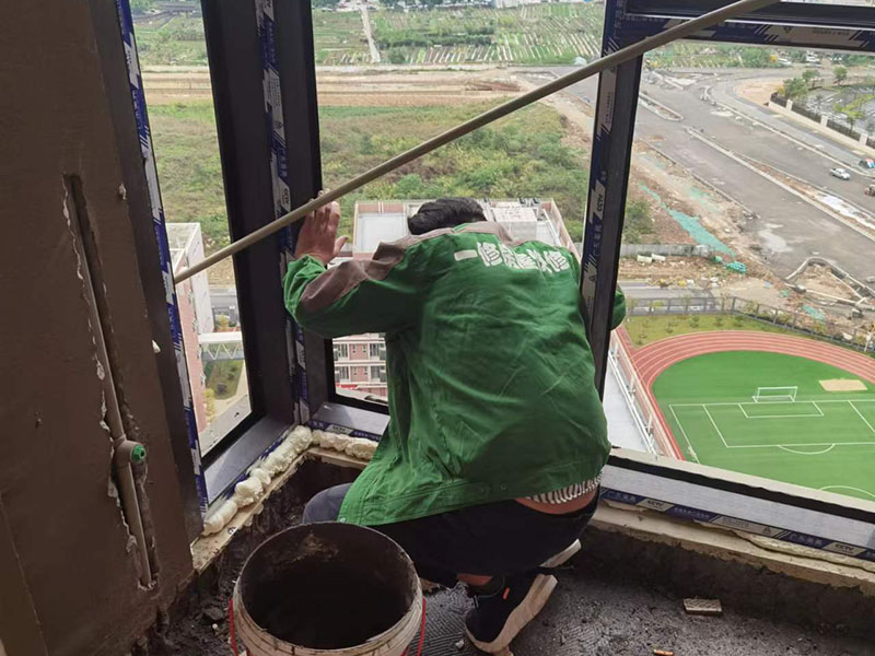 封陽臺裝修一般要花費多少錢？(圖1)
