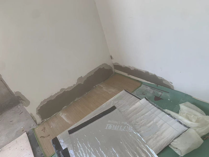 衛生間地磚不砸再鋪一層(圖1)